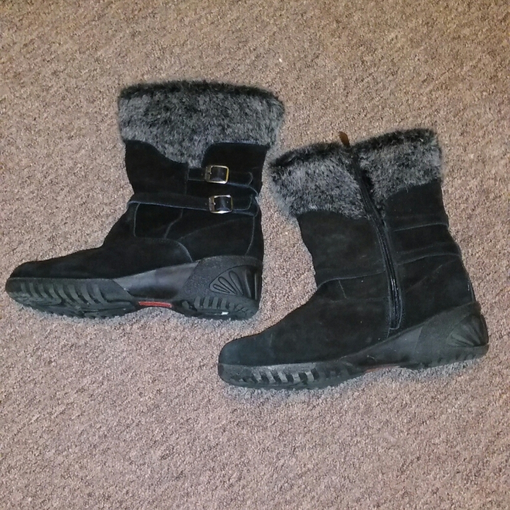 Khombu Black suede&fur waterproof winter boots sz8